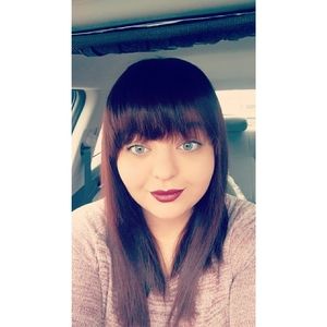 Meet your Posher, Crystal